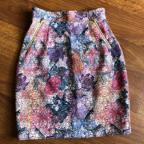 H&M Dresses & Skirts - Floral pencil skirt.